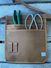 Load image into Gallery viewer, Garden Tool Belt - Waxed Canvas for Gardening